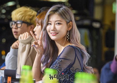 Jun 10, 2021 · 제로투가 뭐냐면 이춤을 말하는 것. 포토 유튜버 빛베리 "지스타 2019 왔어요" | Save Internet 뉴데일리