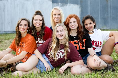 Luscombe Farms Senior Girl Group Photo Session Promposalideas Singleprompictures Group