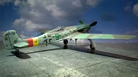 ART MODEL 7204 FOCKE WULF TA 152 H 1 GERMAN INTERCEPTOR WWII 1 72 On