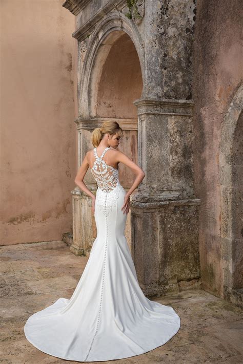 Großverkauf brautkleid neckholder aus china brautkleid neckholder großhändler über großverkauf, großverkauf und mehr bei alibaba.com. Fit and Flare-Brautkleid mit Spitze, Neckholder und ...