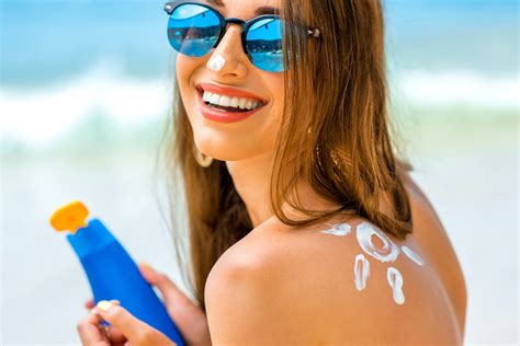 The 9 Best Natural Sunscreens For Face And Body