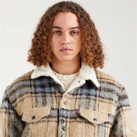 Levis Vintage Fit 70s Hairy Check Sherpa Trucker Jacket