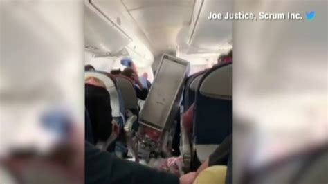Delta Flight Hits Severe Turbulence Youtube