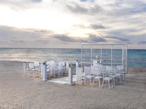 Victoria with crystal water wedding takes you on a tour of ceremony, cocktail hour and reception locations throughout playacar palace in playa del carmen. Playacar Palace/Riviera Maya | Palace resorts, Moon palace weddings, Cancun destination wedding
