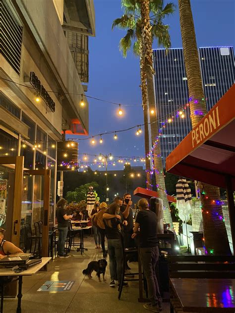 Irresistible pizza, rotisserie meats, salads & bowls. Brick Oven Pizza Hollywood | 800 Degrees - Wood Fired Kitchen