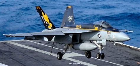 На сегодня является основным боевым самолётом вмс сша. What color is an F/A 18 Super Hornet? - Quora