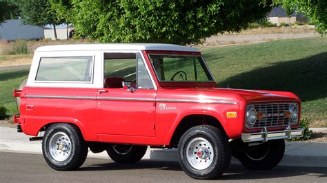 1974 Ford Bronco Red Uncut 302 V8 Automatic Power Steering Beautiful