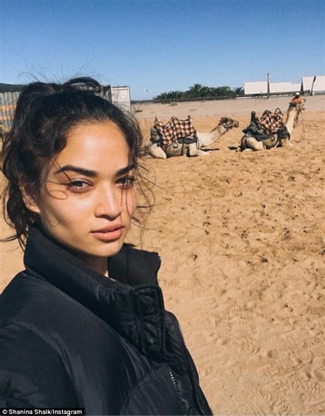 Shanina Shaik Goes Makeup Free In Instagram Selfie Daily Mail Online