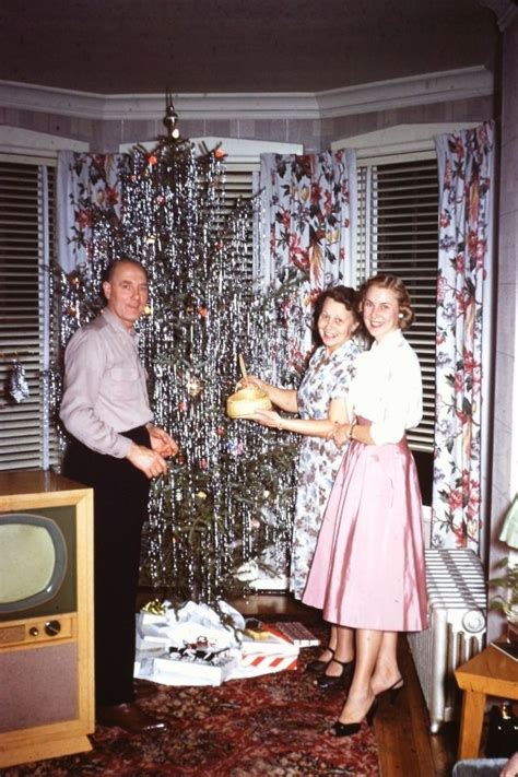 40 Vintage Photos Of Living Rooms During The 50s Christmas Time ~ Vintage Everyday