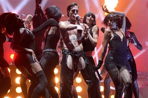 MTV Censors Måneskins 2022 VMAs Performance After Wardrobe Malfunction