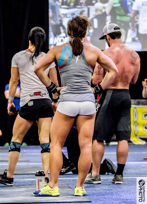 Those Legs Are Crazy Beautiful I Bet She Crossfits Crossfit Gym Crossfit Motivation