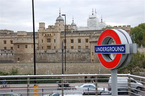 Filelondon Underground Roundel Tower Hill Tube Station 3 Tower Of