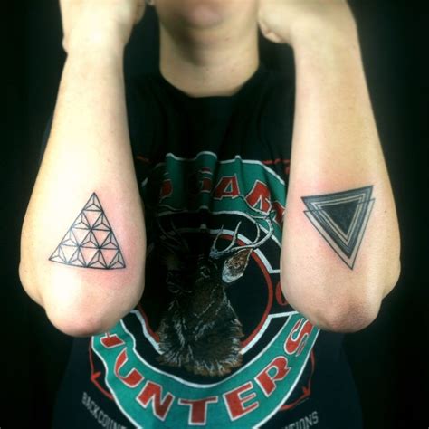 46 Beautifully Shaped Geometric Tattoos Triangle Tattoos Circle