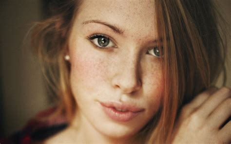 Redhead Women Brunette Blue Eyes Freckles Face Green Eyes Wallpapers Hd Desktop And