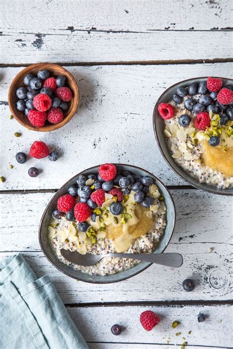 Quinoa-Bowl mit Beeren und Joghurt Rezept