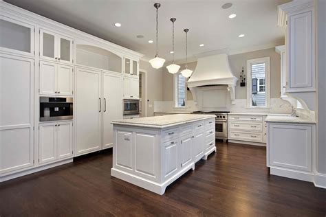 Explore wellborn cabinet inc's cabinetry throughout the 2018 austin tx, southern today's hottest cabinet colors, gray and white shine in the kitchen, pantry, linen cabinet and 3 bathroom. Top 5 Kitchen Trends Of 2016