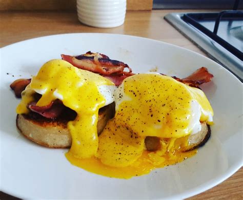 eggs benedict with easy hollandaise sauce recipe cardiff food blogger