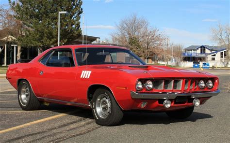 Clean 1971 Plymouth Cuda 383 4 Speed Barn Finds