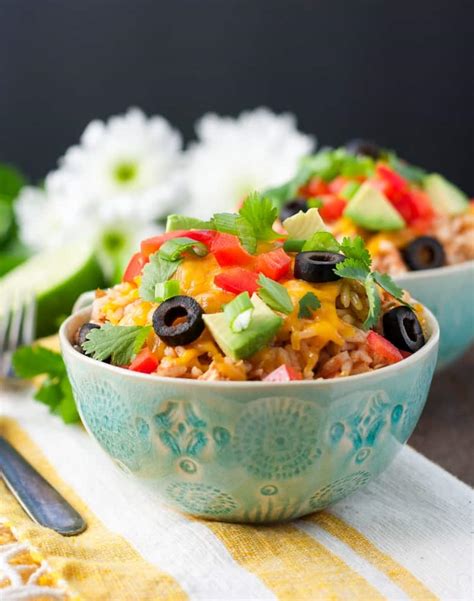 Best of all, these recipes are all so simple yet amazingly satisfying for the entire family! 4-Ingredient, 4-Minute Chicken Taco Rice Bowls - The Seasoned Mom