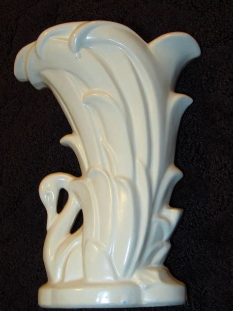 2,378 results for pottery white vase. Vintage 1940's McCoy White Matte Swan Pottery Vase - 9 ...