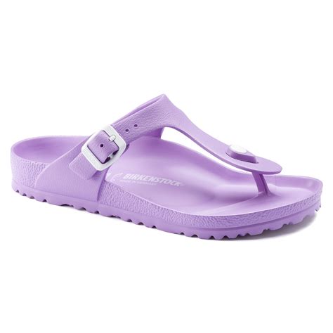 The gizeh eva sandals from birkenstock comes with branding on side and footbed, featuring branded adjustable buckle fastening on side and eva insole. Gizeh EVA Lavendel | online kaufen bei BIRKENSTOCK