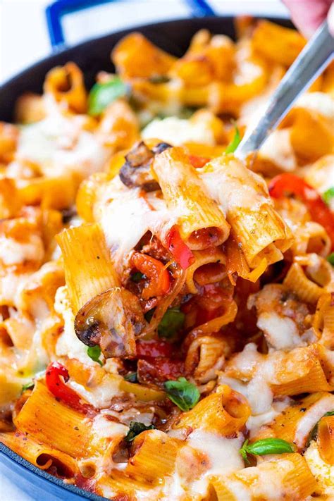 Baked rigatoni with bechamel sauce. Easy Vegetable Baked Pasta | Recipe | Pasta bake, Baked ...