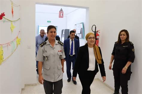 وزيرة العدل ليلى جفّال في زيارة فجئية الي سجن النساء بمنوبة قرارات عاجلة التفاصيل