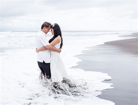 Pre wedding merupakan foto yang dilakukan sebelum melangsungkan pernikahan. Gaya Foto Prewedding Modern | Prewedmoto
