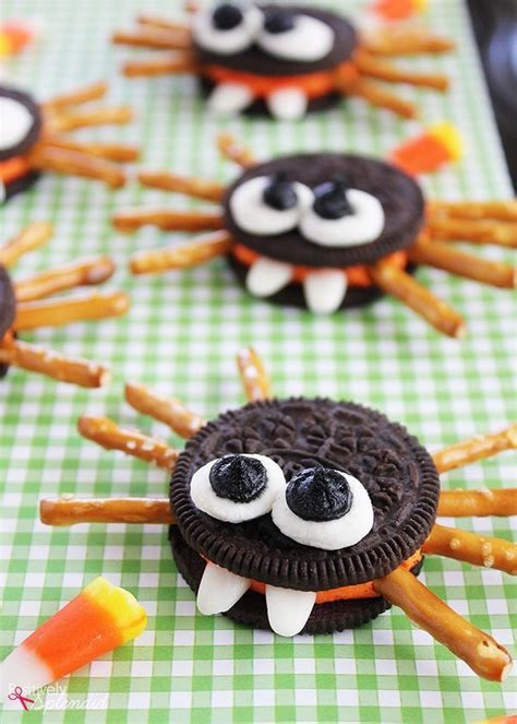 Easy Sandwich Cookie Spiders Recipe Kids Halloween Food Halloween