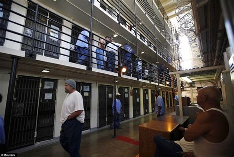 San Quentin Photos Shine Spotlight On Inmates Everyday Lives Daily