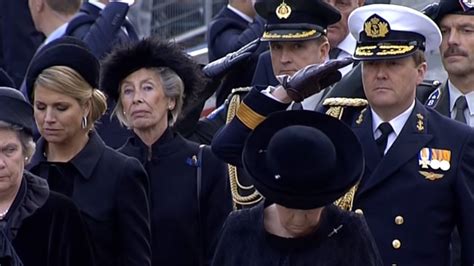 Remembrance of the dead (dutch: Nationale Dodenherdenking 2016 | ModekoninginMaxima.nl