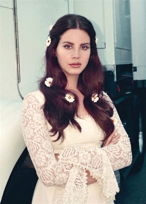 Lana Del Rey Thông Báo Tạm Khoá Mọi Tài Khoản Mxh