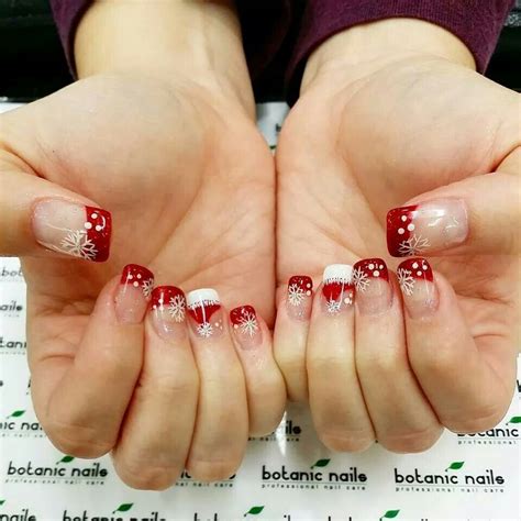 Snowflakes And Santa Hat Red Sparkle Nails Fashion Nails Red Sparkle