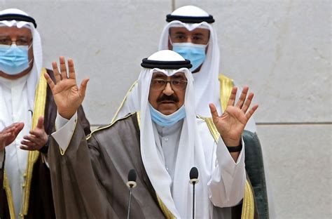 ولي عهد الكويت يستقبل عبدالله الغنيم بمناسبة فوزه بجائزة الملك فيصل. ولي عهد الكويت يؤدي اليمين ويتعهد بالالتزام بالديمقراطية ...