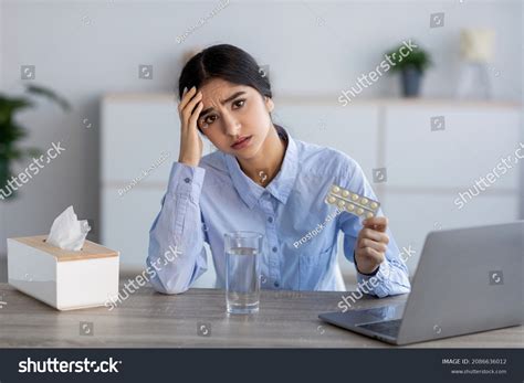 67269 Woman Holding Pill Images Stock Photos And Vectors Shutterstock