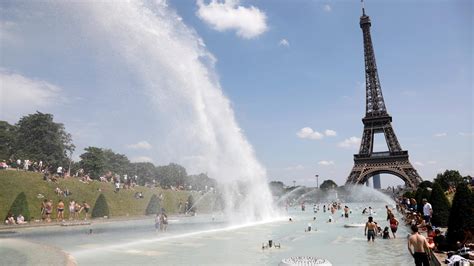 Photos Europes Heatwave Brings Dangerous Temperatures To Paris — Quartz