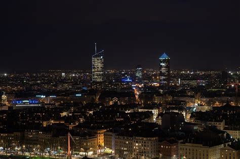 📍 9 campus en guillaume, étudiant en mastère professionnel, sur le campus de paris. Covid-19 à Lyon. Emmanuel Macron annonce l'instauration d ...