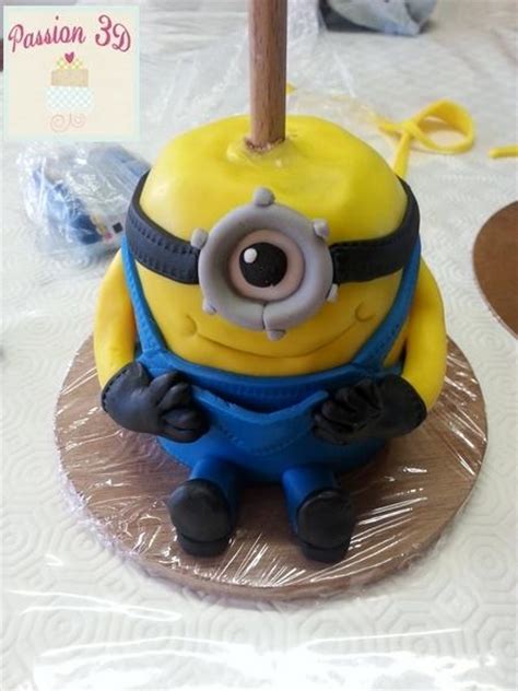 The popularity of the minion movies have kids begging their parents for minion themed parties, so these minion cupcake ideas will be a fun sweet treat! Minions -cake design- | À Découvrir