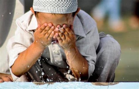 Utsman bin affan radhiyallahu'anhu berkata: Cara Wudhu Beserta Doa dan Niatnya - Islam itu Indah