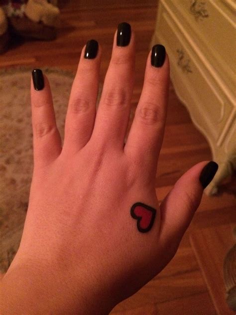 Heart Tattoo On Hand Hand Heart Tattoo Hand Tattoos Heart Tattoo