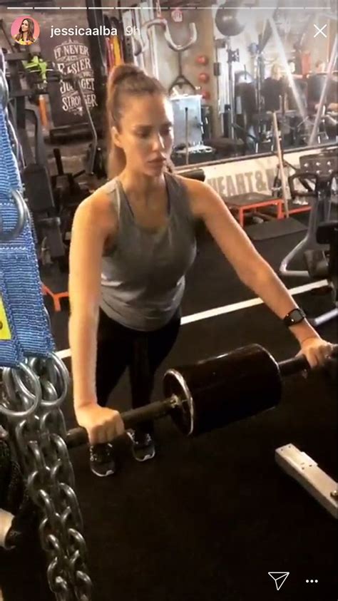 Jessica Alba Works Out At The Gym While Pregnant