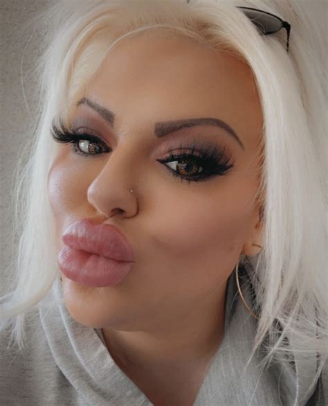 Im A Beautician And I Love Lip Filler Trolls Slate Me But I Wont Stop Men Like It The