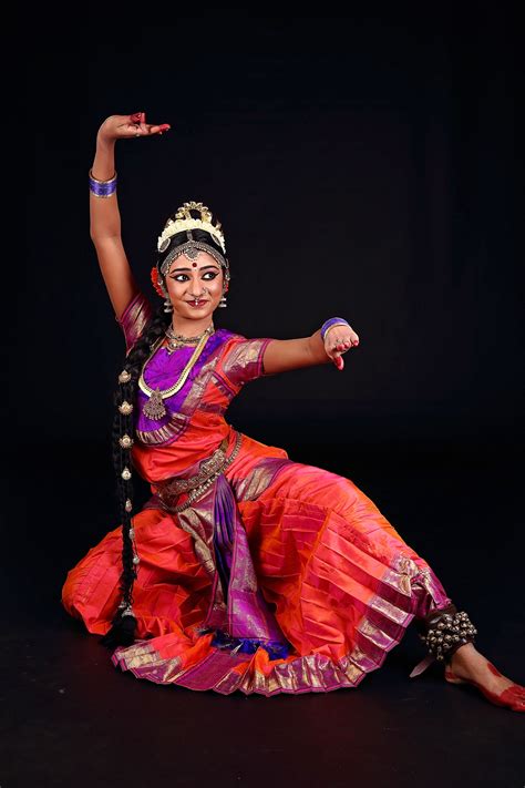 Dance Costume Bharatanatyam Indian Classical Dance Dance Poses