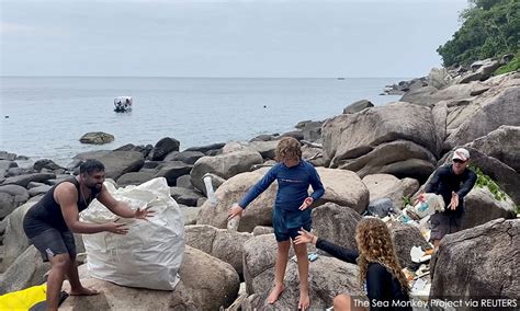 Jihad, voices of ummi — kitar semula. Relawan kutip sampah plastik di Tioman, kitar semula jadi ...