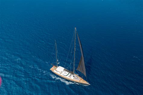 Ashleyrose 110 Under Sail Luxury Yacht Browser By Charterworld