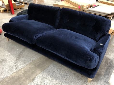 John Pye Auctions Loafcom Extra Large Sugar Bum Sofa In Brolly