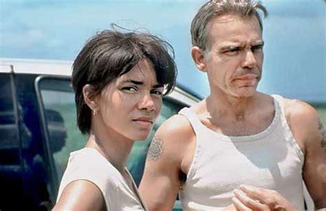 Hot And Heavy Billy Bob Thornton And Halle Berry Fall In Love In