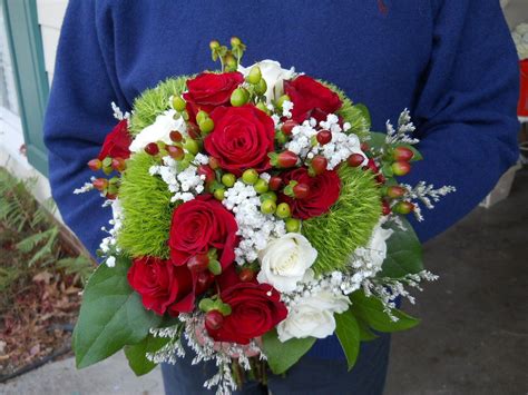 If you're a holiday enthusiast like we are, you might want to consider throwing a winter wedding close to christmas. Christmas Wedding Bouquet | Christmas wedding, Christmas ...
