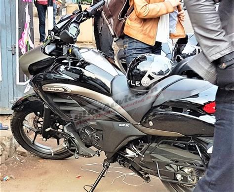 Suzuki intruder 2021 is another super model introduced by the company after the launch of suzuki hayabusa that has already captured a big. Suzuki Intruder 150 Price, Specs, Review, Pics & Mileage ...