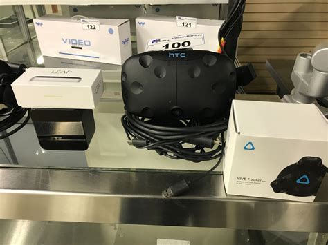 Htc Vive Vr Headset With Receiver Leap Motion Controller And Vive Tracker